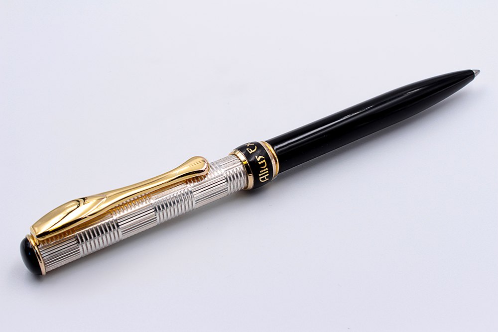 Silver and Black Ballpoint Pen Merminnes
