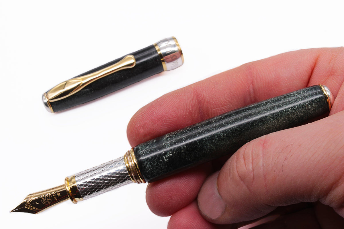 Pluma estilográfica Corazón de piedra – plumín de oro de 18 K - vista 5