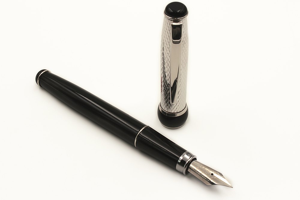 Penna Stilografica Argento e Lacca Nera - vista 9