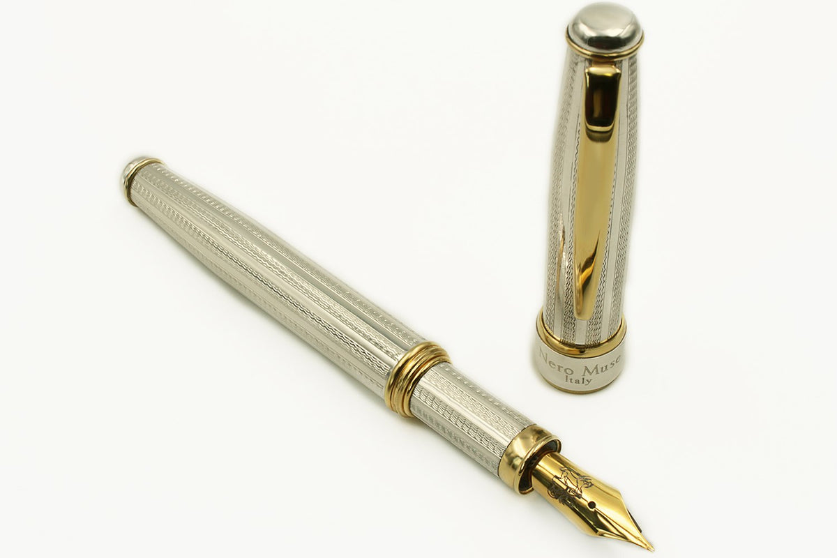 Pluma estilográfica de plata Pompeya - vista 3
