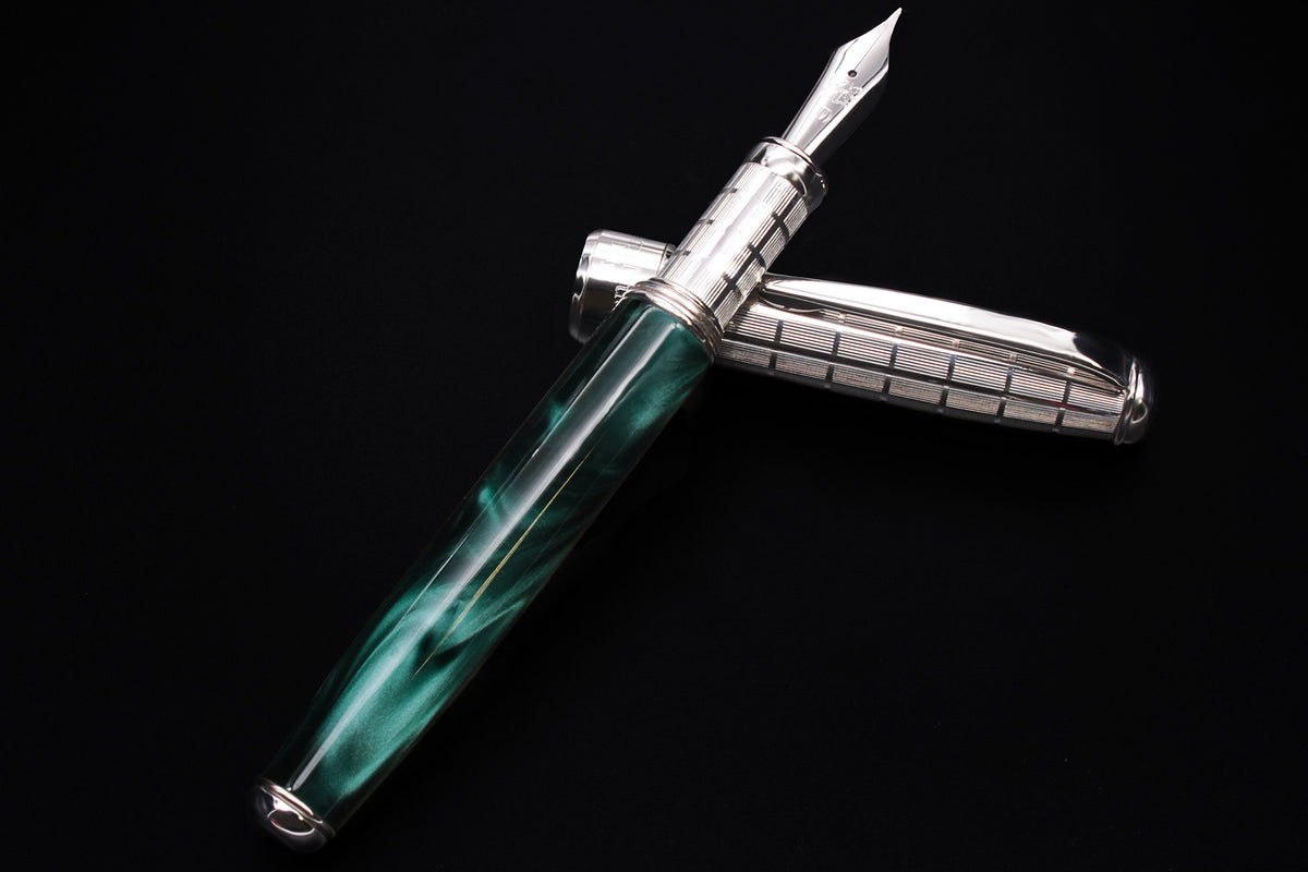 Penna Stilografica Argento e Resina Verde - vista 10