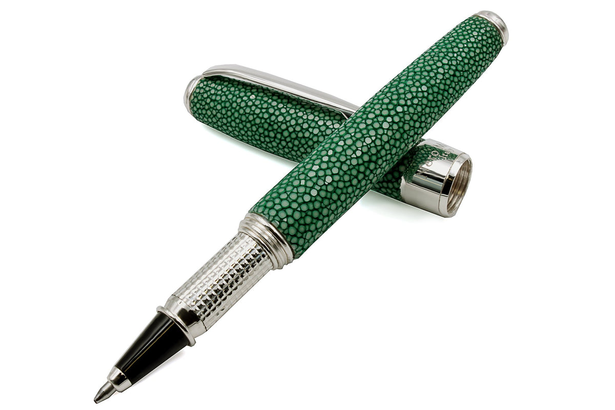 Stylo roller en cuir de raie vert