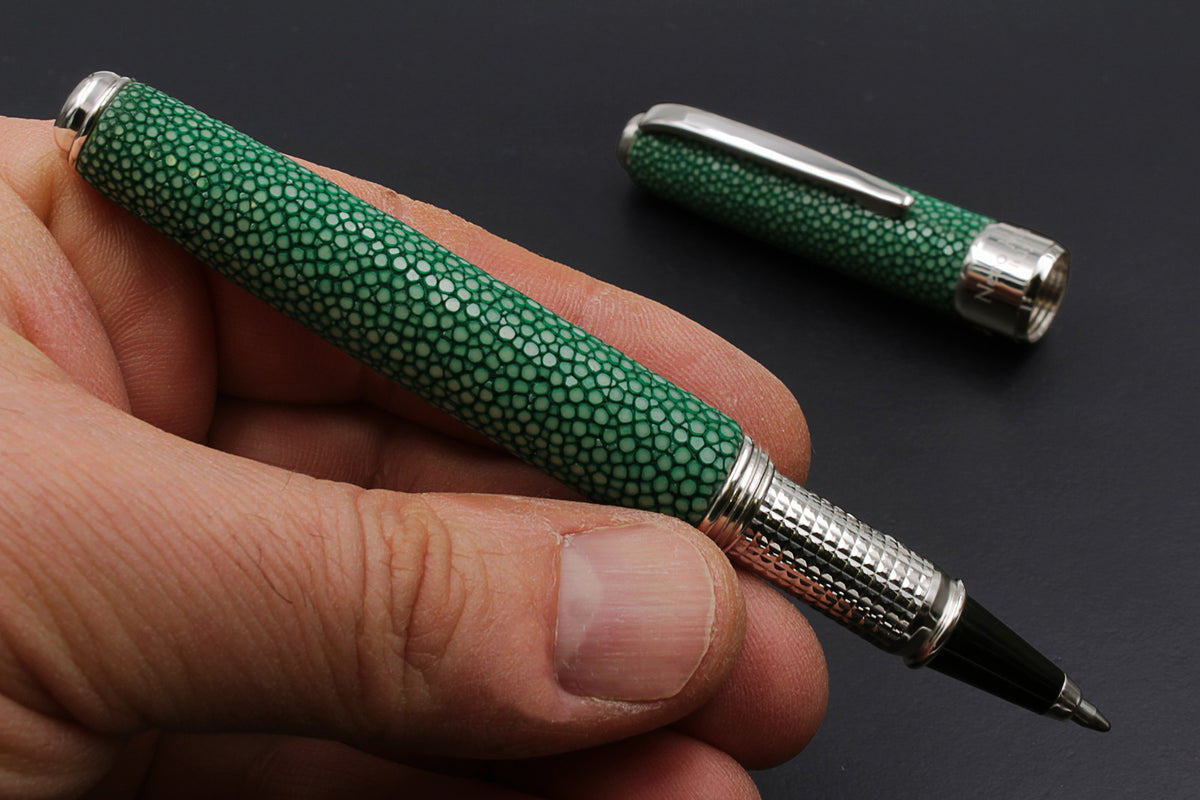 Stylo roller en cuir de raie vert - vue 9