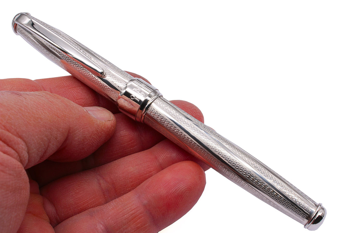 Post the Cap While Writing with Fountain Pens?