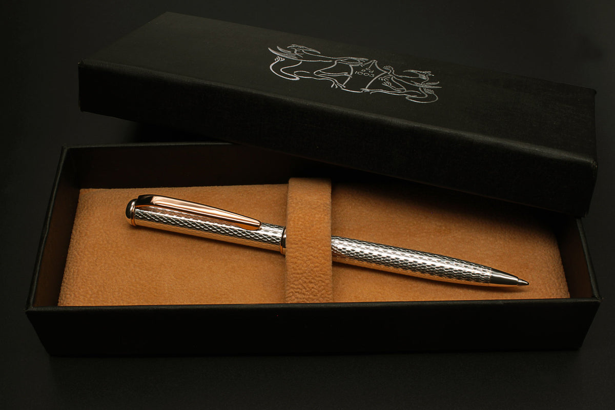 Stylo bille en argent, détails plaqués or rouge - vue 10