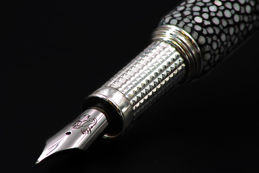 Pluma estilográfica en cuero de raya gris - vista 7