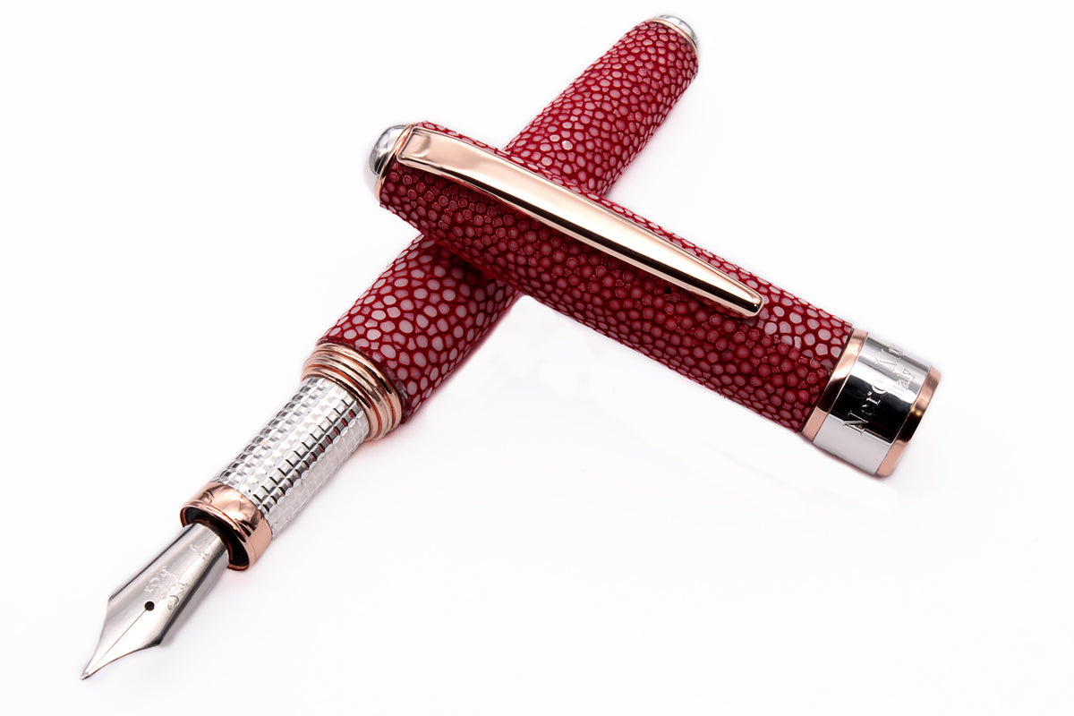 Red Stingray Leather Fountain Pen