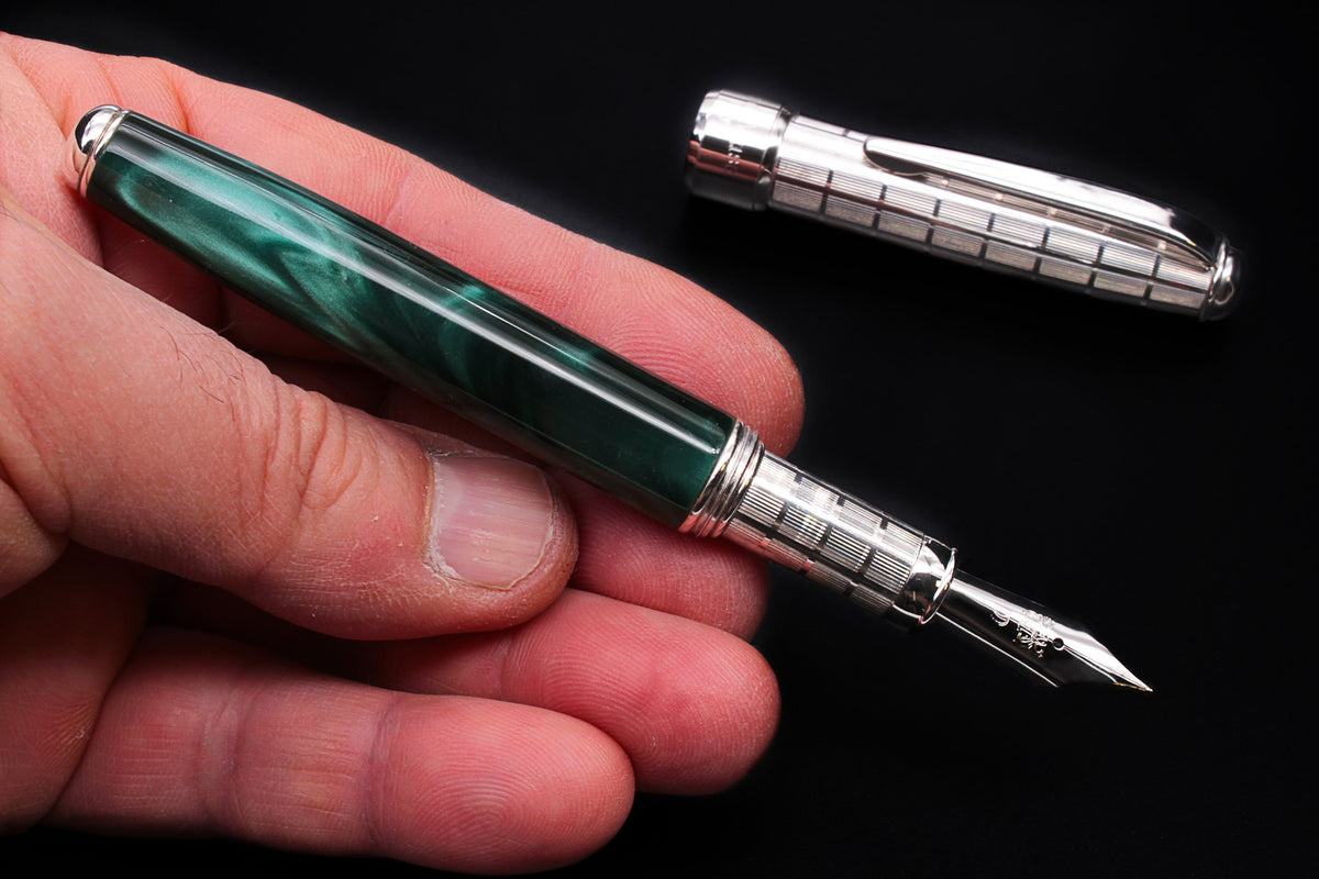 Penna Stilografica Argento e Resina Verde - vista 12