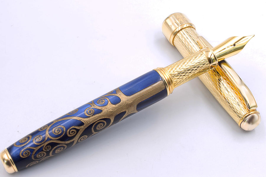Penna Stilografica "Albero della Vita" in Resina Blu