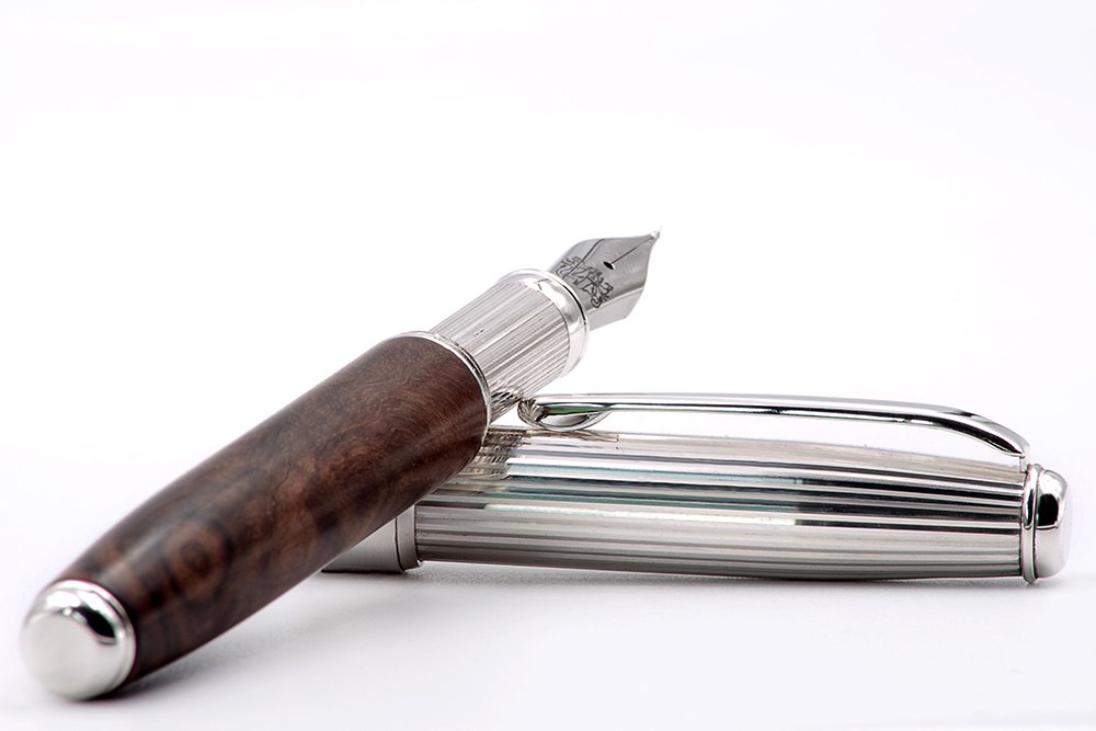 Penna Stilografica Noce e Argento